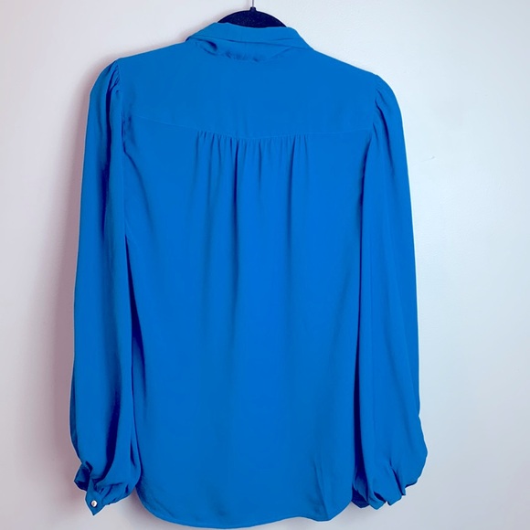 Chico’s Long-Sleeve Crepe Tie-Neck Blouse NEW! - Picture 7 of 12